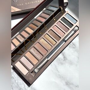 Urban Decay Naked Eyeshadow Palette